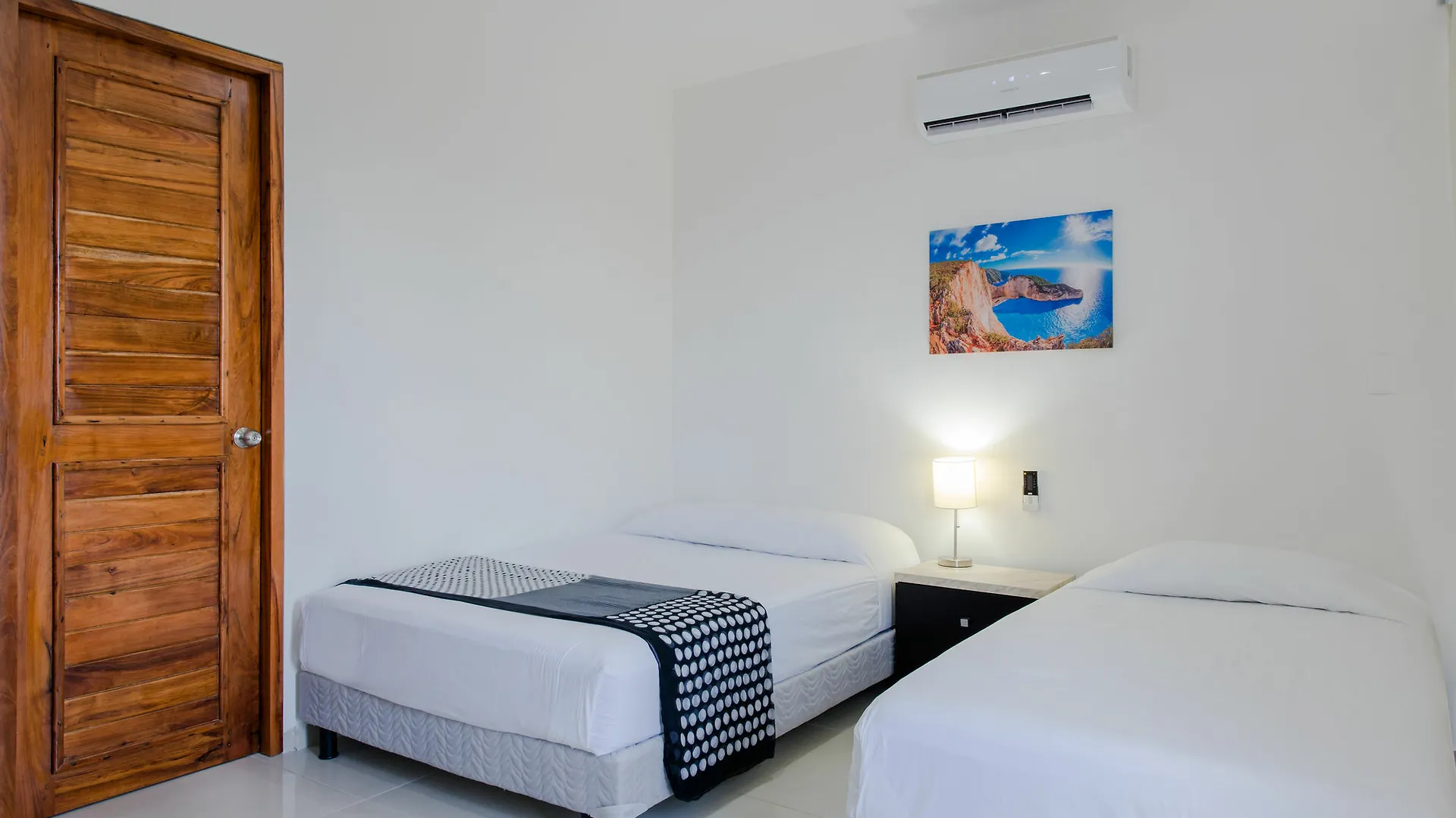 Coral Blue Beach Condohotel بلايا ديل كارمن